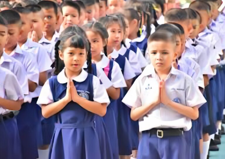 ระเบียบวินัยเริ่มต้นที่เครื่องแบบและทรงผม
